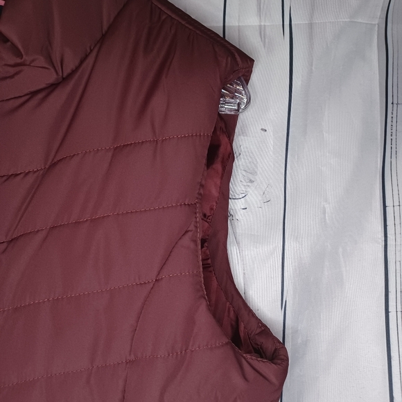 Aeropostale puffer vest - Picture 3 of 11